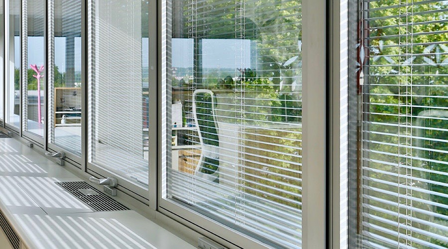 Sandwich Venetian Blinds in Bangalore
